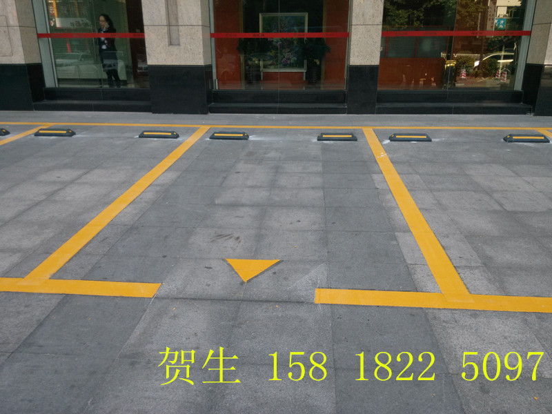 標(biāo)準(zhǔn)停車(chē)位劃線(xiàn)
